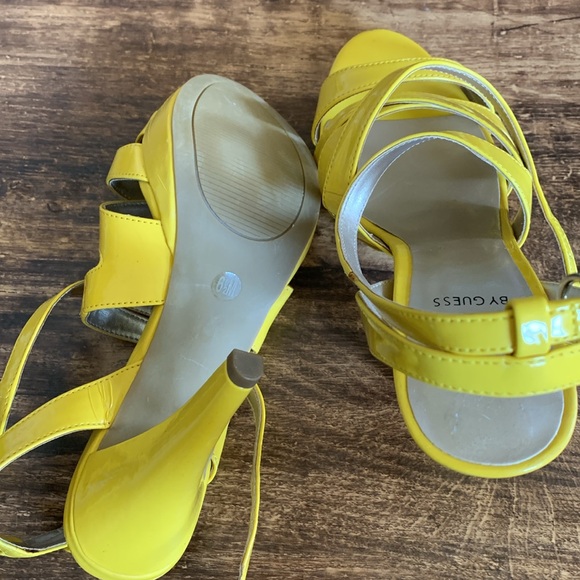 G BY GUESS YELLOW HIGH HEELS - Picture 4 of 7